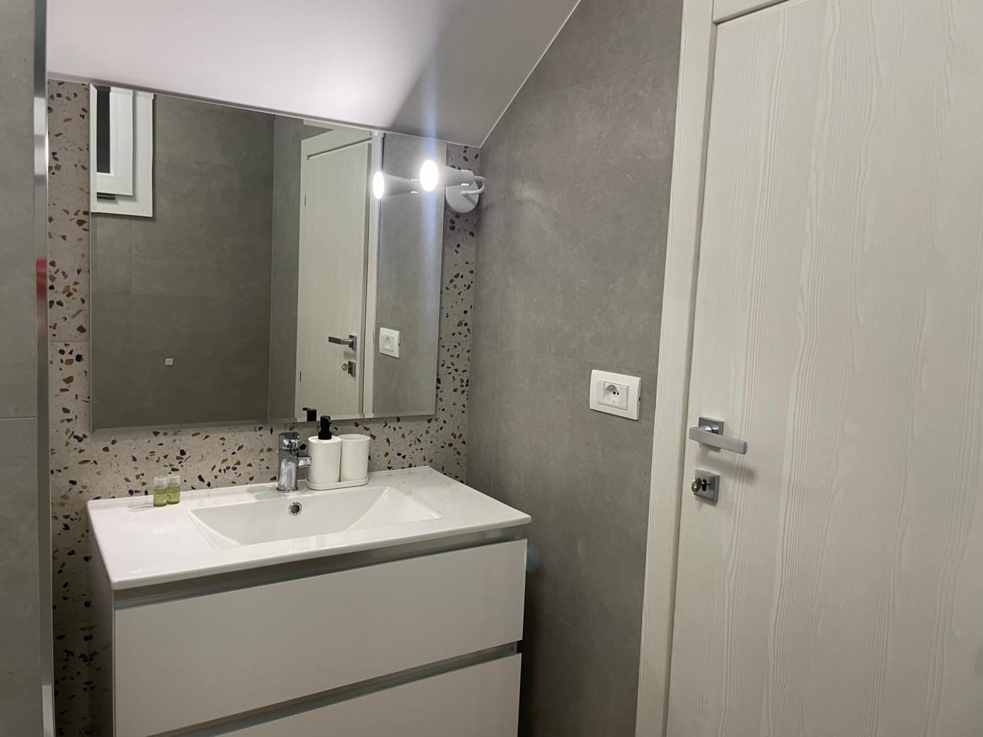 Apartment Condottieri's Hidden Rom